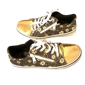 Not sure of brand but very cute size 39 5RC7 floral black gold side zipper